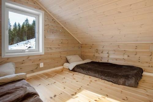 Tiny Mountain Cabin With A Panoramic View