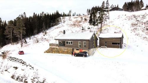 Tiny Mountain Cabin With A Panoramic View