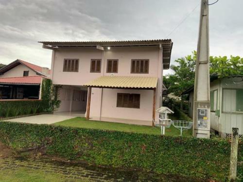 Itaguacu Beach Home