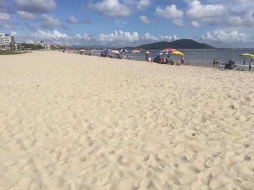 Casa Enseada Pr�ximo Ao Mar E Com�rcios