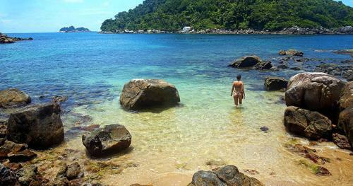 Su�te 04 Com Ar. Entre Praias De S�o Francisco Do Sul
