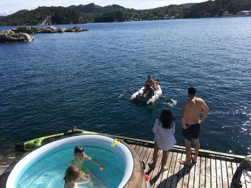 Bergen/sotra:waterfront Cabin(s).boat.fish.jacuzzi