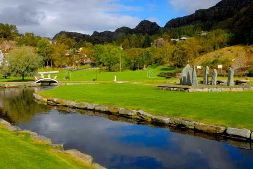 Bergen/sotra:waterfront Cabin(s).boat.fish.jacuzzi