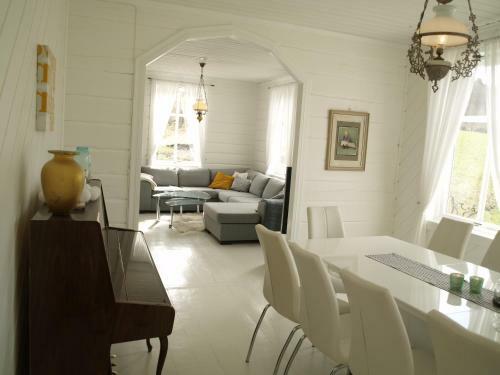 Byrkjeleite - Modernized House With 5 Bedrooms