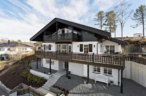 Apartamento Tyroler Villa Hjellestad