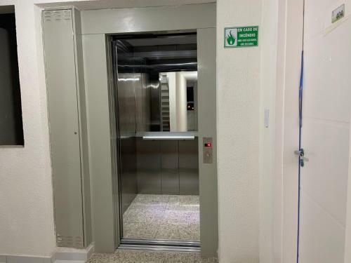 Apartamento Ap. 3 Dorms, Prox. Praia.