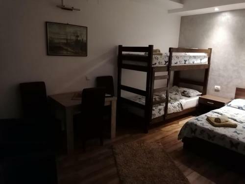 Hostal Preno?i?te Day Holiday