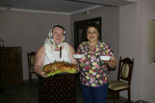 Hostal Pensiunea Crinul Alb