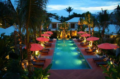 Hotel The Signature Phuket Resort & Restaurant
