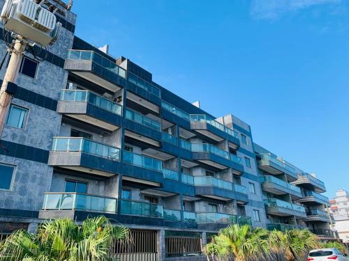 Excelente Apartamento Em Frente A Praia De Ita�na