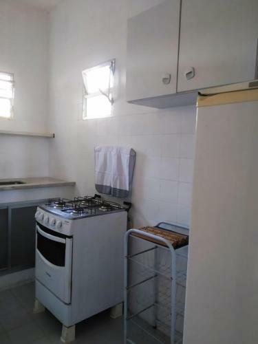 Lindo Chal� Com Piscina E Churrasqueira Em Ita�na