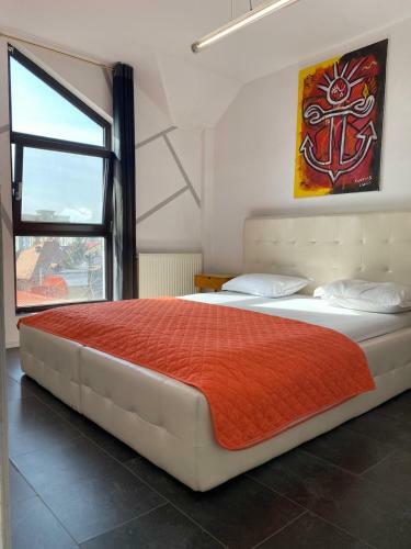Sunny Central Lux Apartment Free Parking