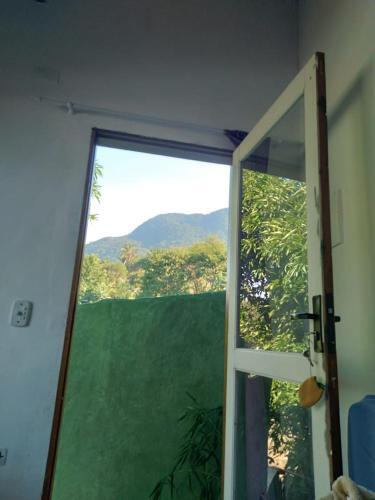Apartamento Varanda Suspensa Em S�o Sebasti�o.