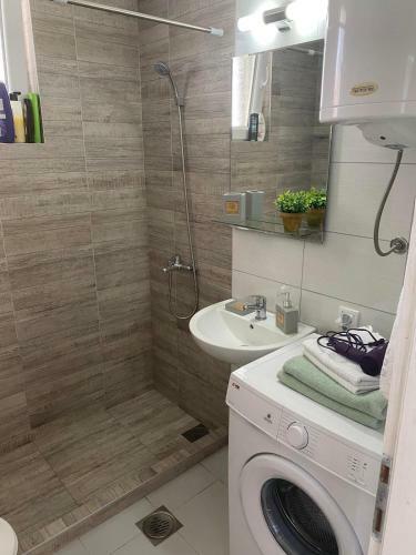 Apartment Eni