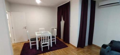 Apartman Davidovi? 32