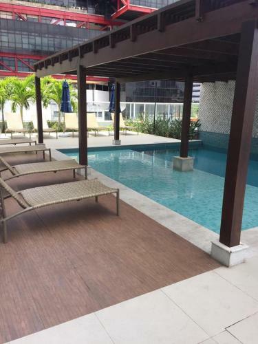 Apartamento Flat Decorado E Equipado - Caminho Das �rvores
