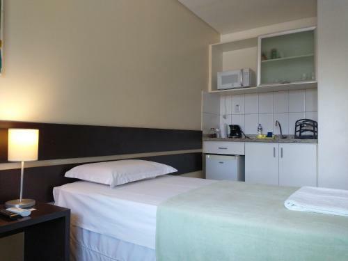 Hotel Athenas Multiempresarial, 611