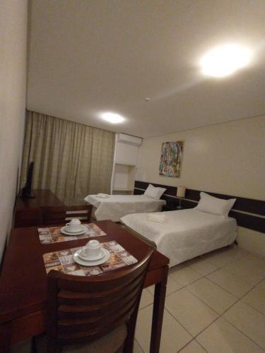 Hotel Athenas Multiempresarial, 611