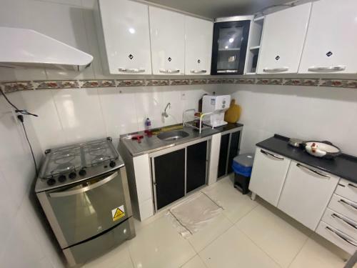 Casa 4/4(amplos), Cond. Fechado Com Piscina-150m2