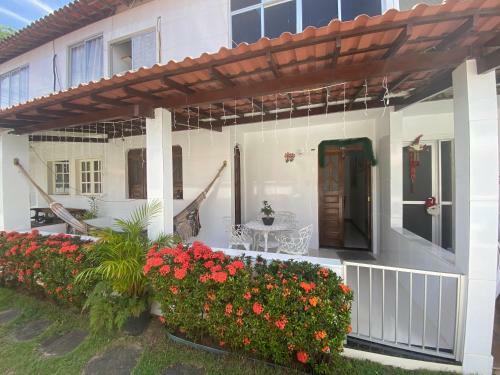 Casa 4/4(amplos), Cond. Fechado Com Piscina-150m2