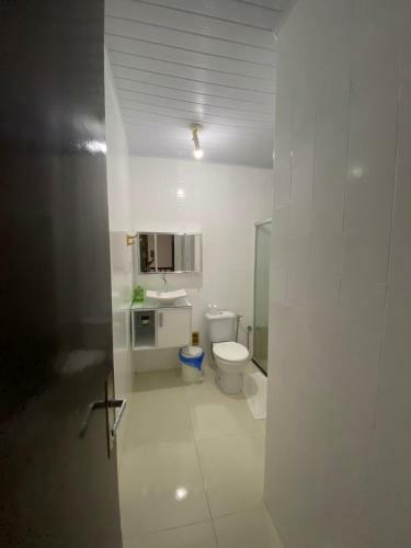 Casa 4/4(amplos), Cond. Fechado Com Piscina-150m2