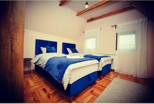 Villa Green Pine House