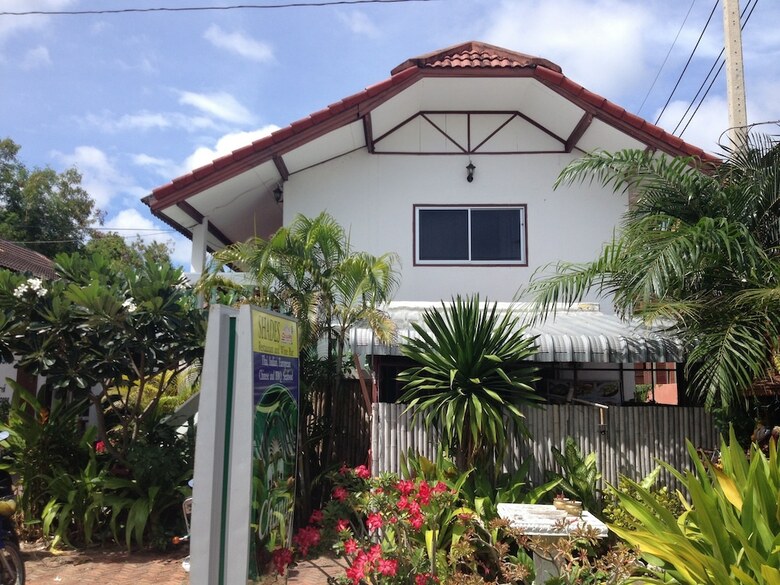 Hostal Siam Shades House