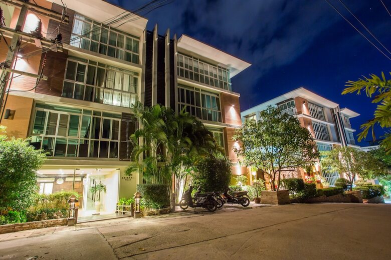 Apartamentos Arisara Place