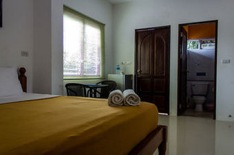 Hostal Pelegrin Hotel Samui