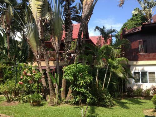 Ban Keaw Villas