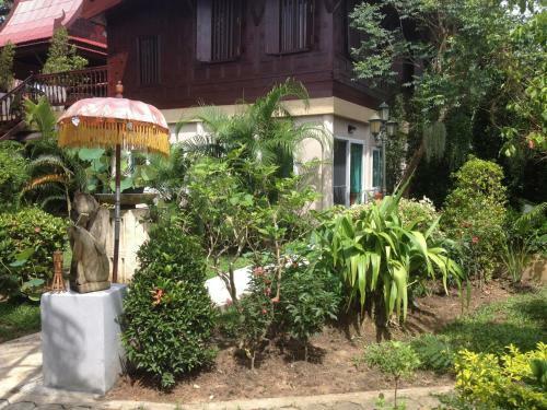 Ban Keaw Villas