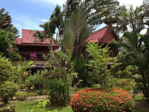 Ban Keaw Villas