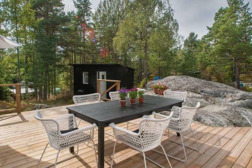 Archipelago-house With Pool, Boat And Bikes