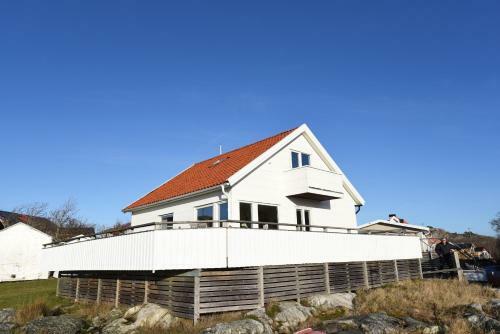 Cozy Accommodation On Beautiful Donso