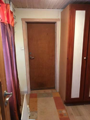 Trevlig Stuga P� Landet, Centralt 8km Fr�n Centrum