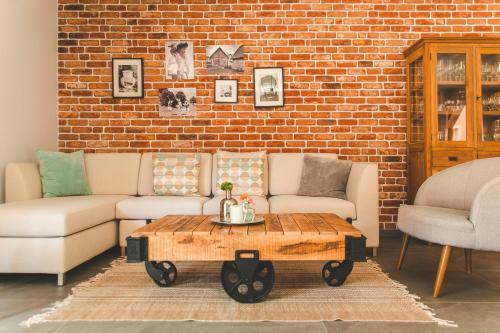 Horv�t Family Residence