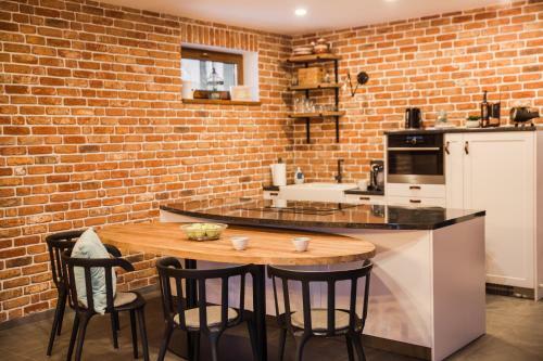 Horv�t Family Residence