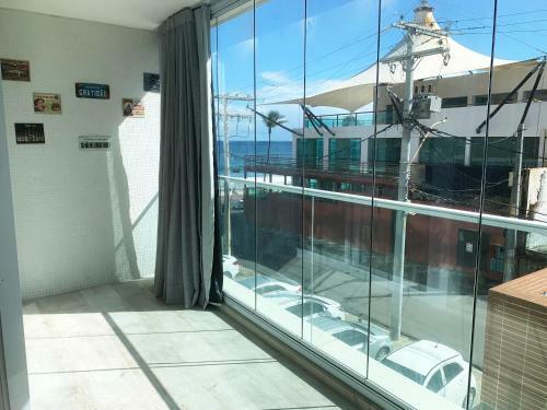 Apartamento Na Orla Da Barra Com Vista Mar