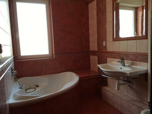 Spacious Apartment In Town Centre