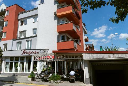 Apartment ?tef�nka
