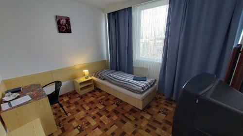 Hostal Penzi�n ?ari?