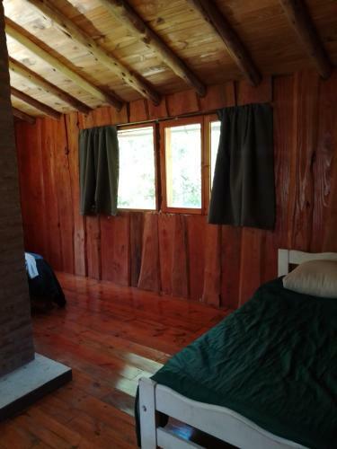 Caba�a En La Monta�a