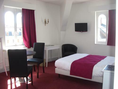 Logis Grand Hotel Montespan-talleyrand
