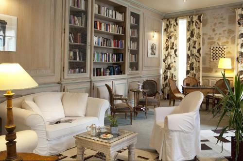 Logis Grand Hotel Montespan-talleyrand