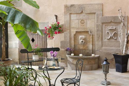 Logis Grand Hotel Montespan-talleyrand