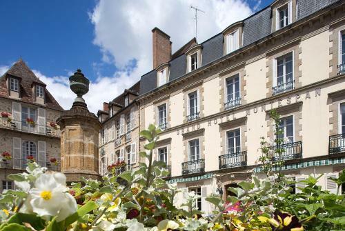 Logis Grand Hotel Montespan-talleyrand