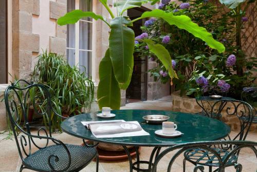 Logis Grand Hotel Montespan-talleyrand