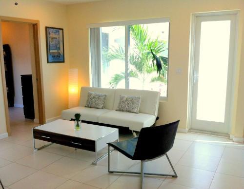 Casa Del Mar Beach Apartments