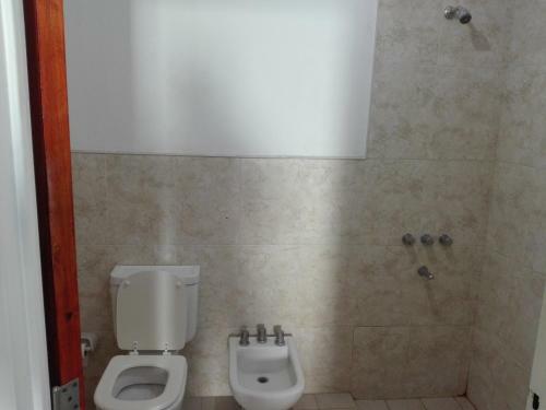 Casa Con Cochera Zona Residencial