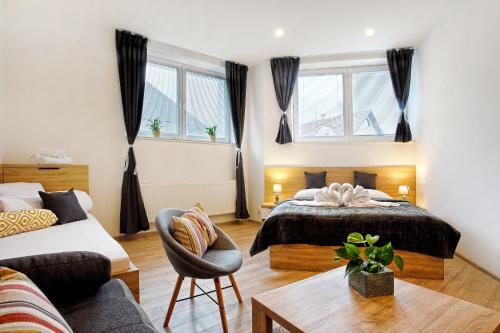 La Villa Apartments